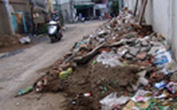 Xà bần tràn ra hẻm