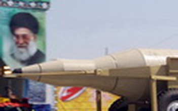 Iran 'khoe' tên lửa có khả năng bắn đến Israel