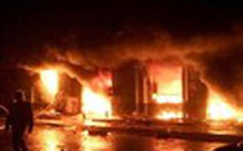 Chợ Phố Hiến cháy dữ dội, 332 ki ốt bị thiêu rụi