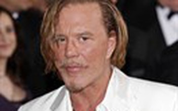 'Võ sĩ' Mickey Rourke trở lại