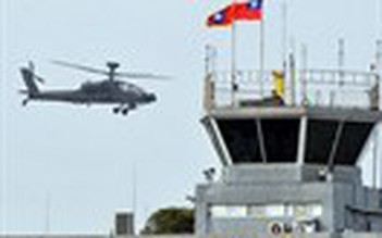 Đài Loan tập trận dùng trực thăng Apache chống tàu sân bay Trung Quốc