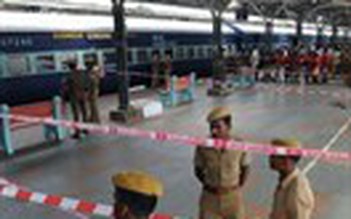 Đánh bom kép tại ga xe lửa Ấn Độ, ít nhất 1 người chết