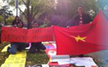 Người Việt ở Úc biểu tình phản đối Trung Quốc