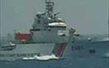 Video clip: Tàu Trung Quốc lại ngang ngược tấn công tàu Cảnh sát biển Việt Nam