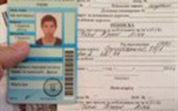 Thanh niên gốc Việt tại Ukraine nhận giấy báo nhập ngũ