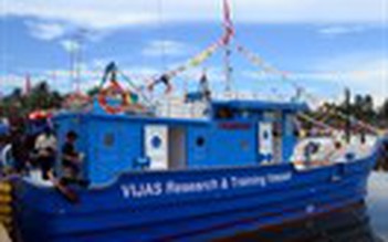 Giới thiệu tàu cá vỏ composite với ngư dân Quảng Ngãi