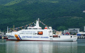 Hạ thủy tàu Cảnh sát biển hiện đại 8002