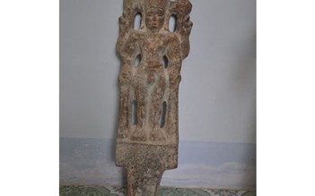 Nông dân hiến tặng tượng cổ cho bảo tàng