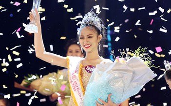 Hoàng Thị Phương Thảo đăng quang Nữ sinh viên VN duyên dáng