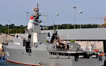 Hải quân hoàng gia Brunei đón biên đội chiến hạm Việt Nam