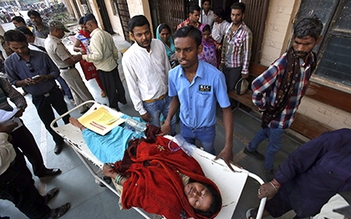 Thêm một nạn nhân triệt sản tử vong ở Ấn Độ