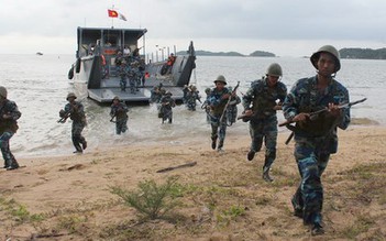 Cụm lực lượng hải quân 5 diễn tập kết hợp bắn đạn thật ở Phú Quốc
