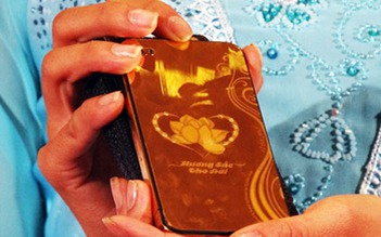 Sao Việt "tranh" nhau chiếc iPhone 4S mạ vàng