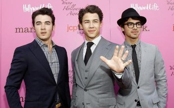 Nhóm Jonas Brothers chính thức tan rã