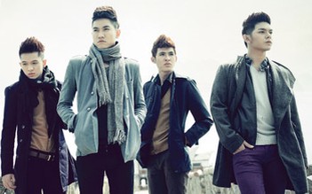 Những "hotboy" V.Music thẩn thờ trên biển