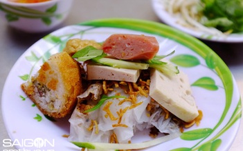 Bánh cuốn hẻm gần nửa thế kỷ ở Sài Gòn