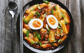 Tự làm bánh gạo chay Tteokbokki kiểu Hàn siêu nhanh