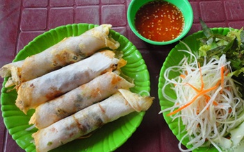 Bánh ép, món ăn vặt khoái khẩu của teen Huế