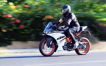 Cầm cương 'chiến mã' Sportbike KTM RC 390