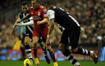 Bellamy lập cú đúp, Liverpool áp sát top 4