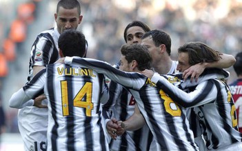 Juventus vô địch lượt đi, Totti đi vào lịch sử