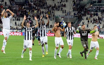 Chiến thắng gây tranh cãi của Juventus trong trận khai mạc Serie A