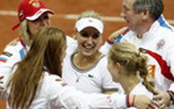 Thắng ngược Slovakia, Nga vào chung kết Fed Cup 2013