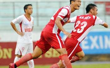 Mưa bão ảnh hưởng V-League