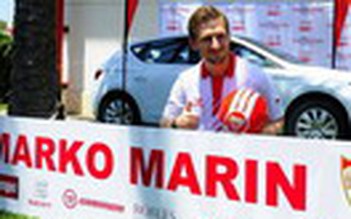 CĐV Sevilla dùng 'mỹ nhân kế' để giữ Marko Marin