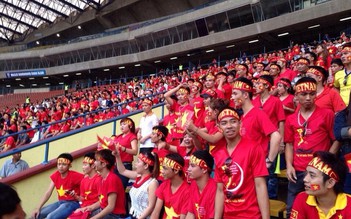 Tuyển Việt Nam ngược dòng thắng Malaysia 2-1 tại 'chảo lửa' Shah Alam