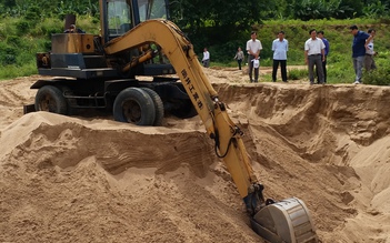 Công an vào cuộc điều tra vụ ngang nhiên khai thác cát trên sông Đăk Pxi