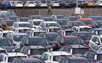 Thiếu ô tô mới, Nga nhập khẩu hàng loạt xe cũ