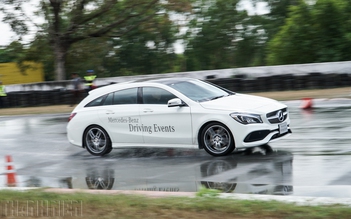 Ghìm cương ‘dàn chiến mã’ Mercedes-Benz tại trường đua Bira