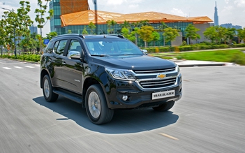 Xe SUV 7 chỗ nhập khẩu về Việt Nam ồ ạt giảm giá bán