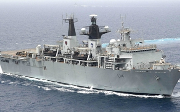 Trung Quốc ngang ngược thách thức tàu chiến Anh gần Hoàng Sa