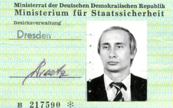Tìm thấy thẻ định danh của ông Putin trong cơ quan tình báo Đông Đức