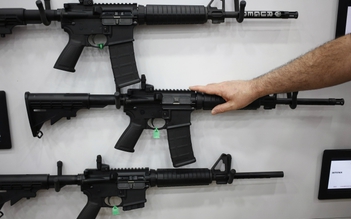 Hãng Colt ngừng sản xuất súng AR-15 cho thị trường dân sự