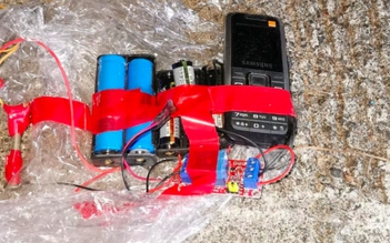Cảnh sát Hồng Kông tháo ngòi 2 quả bom tự chế đặt trong trường học