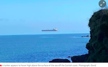 Hiện tượng lạ: con tàu bay lơ lửng trên mặt biển tại Anh