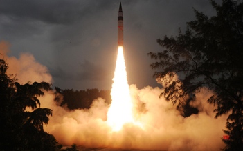 Ấn Độ nói 'lỡ' phóng tên lửa sang Pakistan