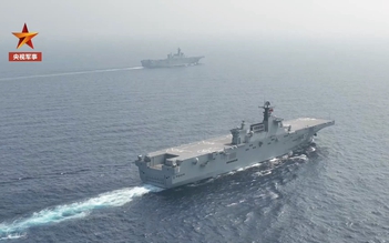 Hai tàu đổ bộ tấn công của Trung Quốc sẵn sàng tác chiến