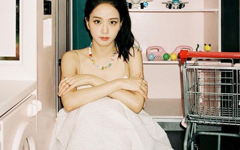 Jisoo BlackPink trở thành người đầu tiên được diện đầm Dior Cruise 2022