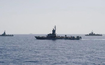 Tàu ngầm Nga tiến sát bờ biển Israel