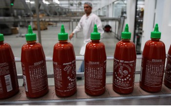 Tương ớt Sriracha của doanh nhân gốc Việt bị Úc thu hồi vì nguy cơ nổ