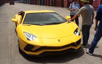 Siêu xe Lamborghini Aventador S đầu tiên cập cảng Việt Nam