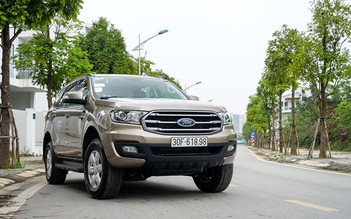 Ford Everest Ambiente giảm giá cả trăm triệu đồng tại Việt Nam