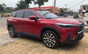 Toyota Corolla Cross mới chạy 1 tháng, rao bán giá cao hơn xe mới