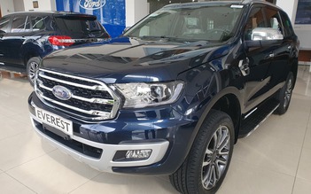 Ford Everest tiếp tục giảm giá trăm triệu đồng, xả hàng tồn