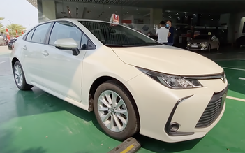 Toyota Corolla Altis 2021 bất ngờ xuất hiện tại Việt Nam với trang bị nghèo nàn