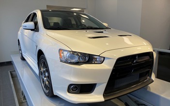 Chiếc Mitsubishi Lancer Evolution cuối cùng rao giá gấp 3 lần niêm yết